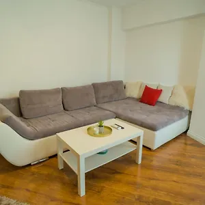 Cozy & Spacious 2br With Netflix Apartament